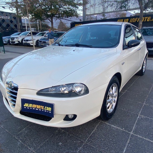 ALFA ROMEO 147 1.6 T. Spark  2008 2 dueños. 108 mil km. mec de 5 veloc - FULL MOTOR