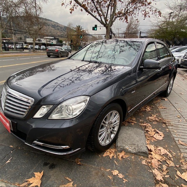 MERCEDES-BENZ E250 1.8 cuero sunroof 2011 PERFECTO ESTADO.  - FULL MOTOR