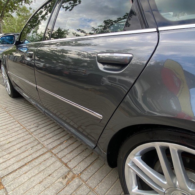 Audi S8 — foto 10 de 39