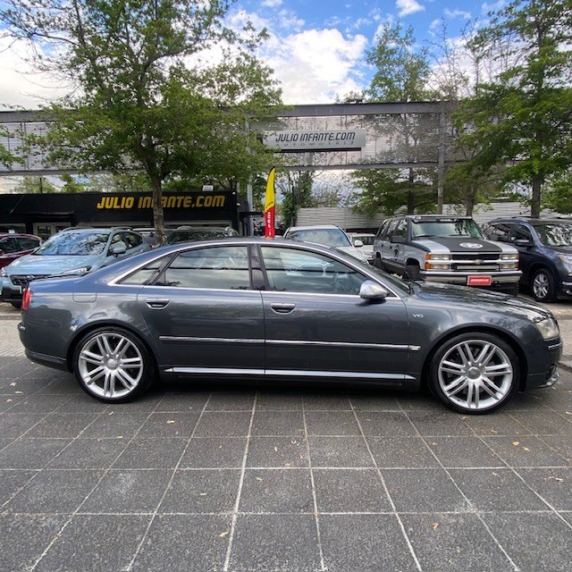 Audi S8 — foto 3 de 39