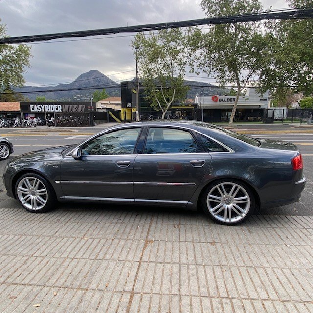 Audi S8 — foto 4 de 39