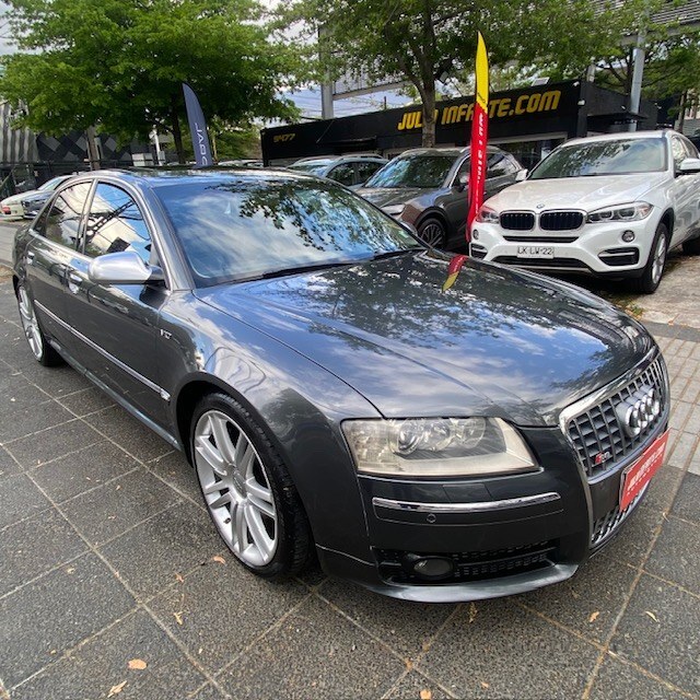 Audi S8 — foto 5 de 39