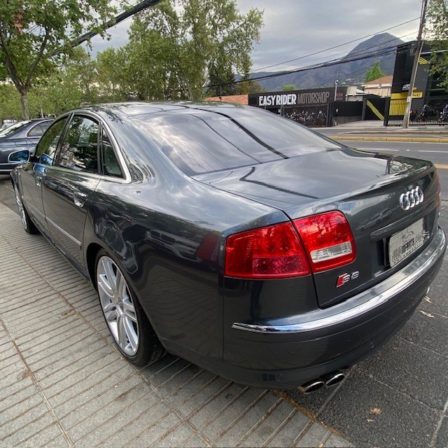 Audi S8 — foto 6 de 39