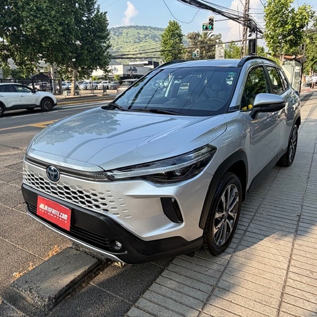 TOYOTA COROLLA CROSS 1.8 HEV SEG 2025 Cuero,  Sunroof - FULL MOTOR