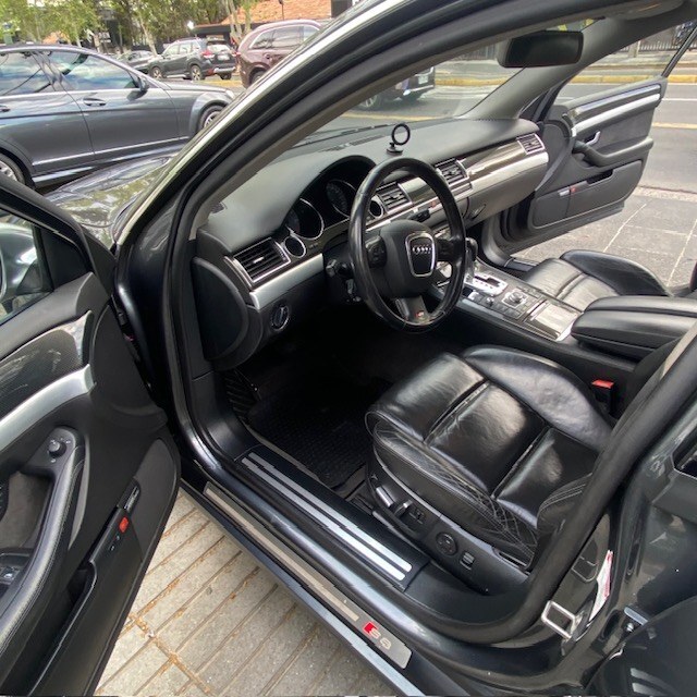 Audi S8 — foto 15 de 39