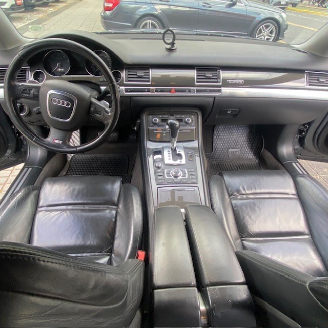 Audi S8 — foto 18 de 39