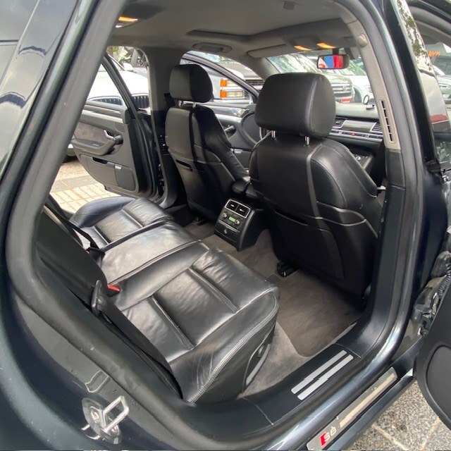 Audi S8 — foto 19 de 39