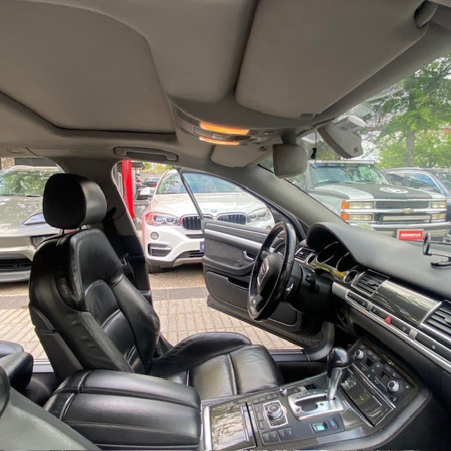 Audi S8 — foto 24 de 39