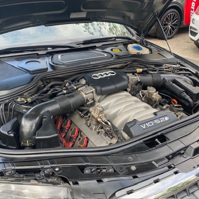 Audi S8 — foto 29 de 39