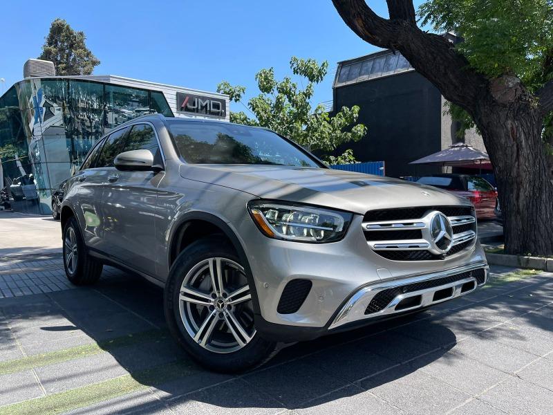 MERCEDES-BENZ GLC 300 4MATIC 2023 EQUIPO EXTRA - JMD AUTOS