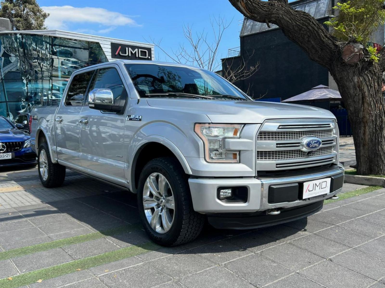 FORD F-150 FACTURABLE 2016 PLATINUM ECOBOOST 3.5 4x4 - JMD AUTOS