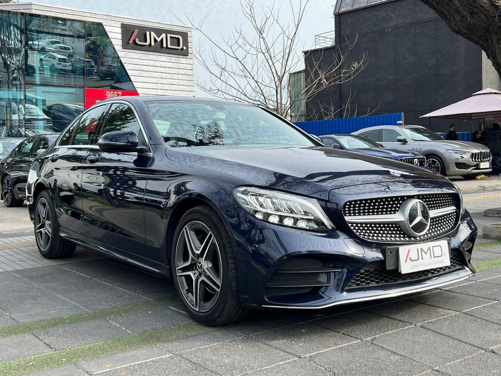 MERCEDES-BENZ C200 2.0 2020 MANTENIMIENTO EN KAUFMANN - JMD AUTOS