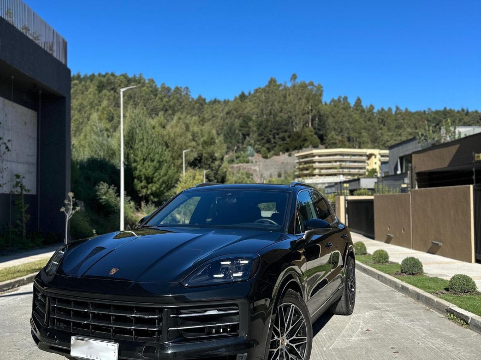 PORSCHE CAYENNE 3.0 TURBO 2024 UN DUEÑO MANTENIMIENTO EN LA MARCA - JMD AUTOS