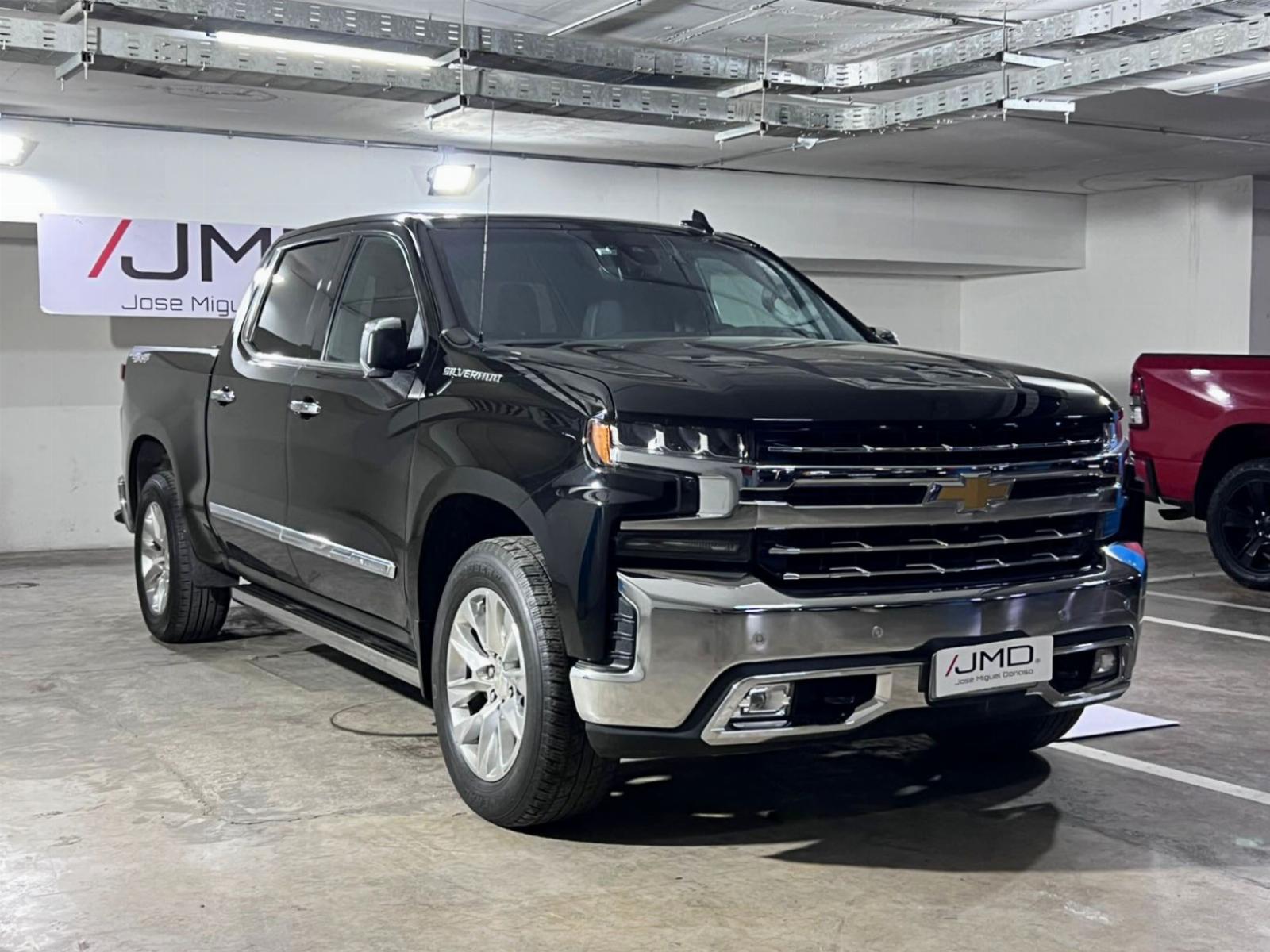 CHEVROLET SILVERADO LTZ 5.3 4WD  2021 MANTENIMIENTO EN LA MARCA  - JMD AUTOS