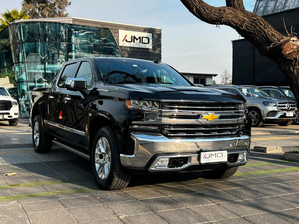 CHEVROLET SILVERADO LTZ 5.3 2021 MANTENIMIENTO AL DIA - JMD AUTOS
