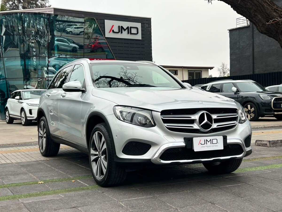 MERCEDES-BENZ GLC 250 4MATIC DIESEL 2.1 2018 MANTENIMIENTO EN KAUFMANN - JMD AUTOS