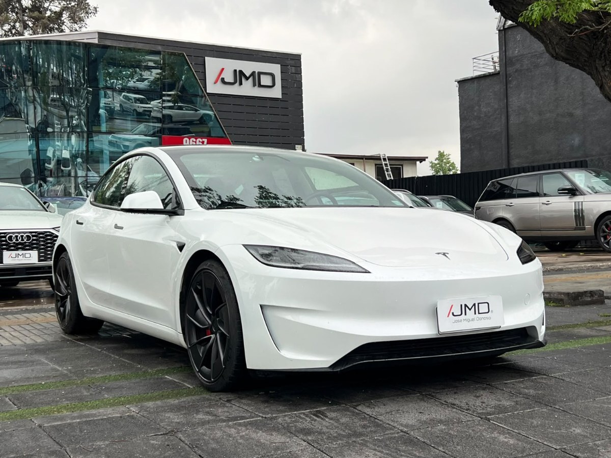TESLA MODEL 3 PERFORMANCE AWD 2025 ÚNICO DUEÑO - FULL MOTOR