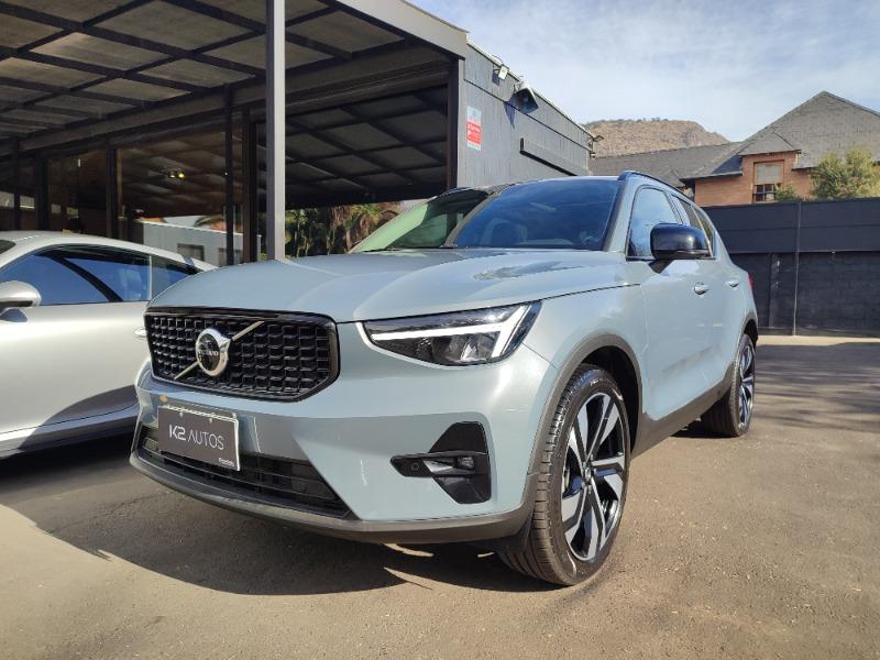 VOLVO XC 40 B5 AWD ULTIMATE 2023 COMO NUEVO, POCO KM - FULL MOTOR