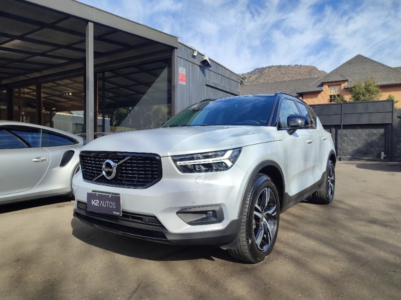 VOLVO XC 40 T4 RDESIGN 2.0 2020 MANTENCIONES AL DIA - 
