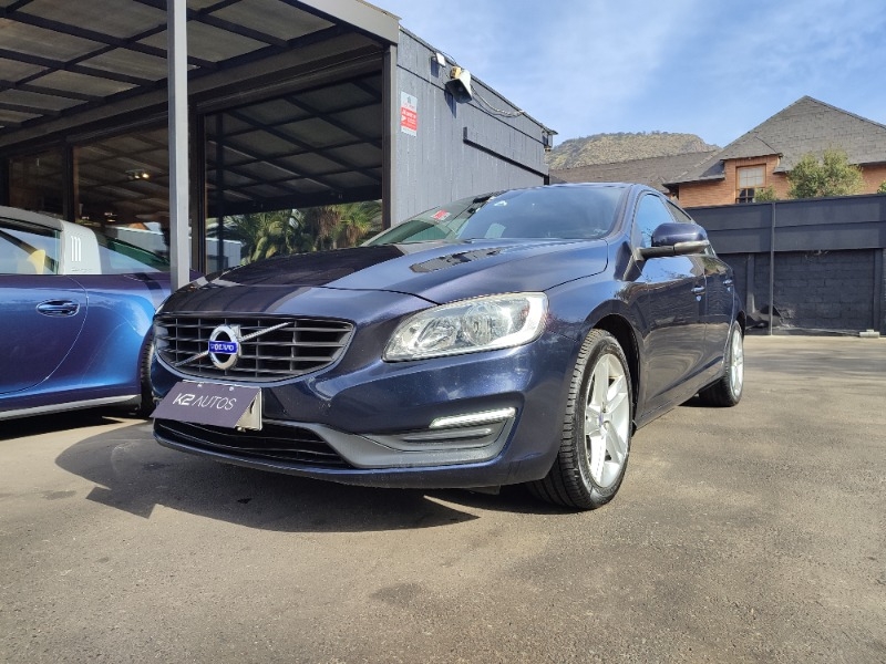 VOLVO S60 D2 COMFORT POWERSHIFT 2017 IMPECABLE, MANTENCIONES EN LA MARCA - 