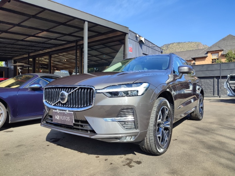 VOLVO XC 60 B5 II MOMENTUM 4WD 2022 POCO KM, MANTENCIONES EN LA MARCA - 