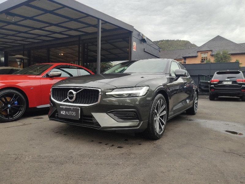 VOLVO S60 II B4 2.0 MOMENTUM 2022 IMPECABLE, POCO KM - 