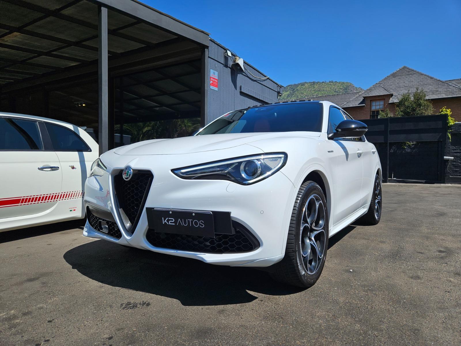 ALFA ROMEO STELVIO VELOCE 2.0 TURBO 280 HP 2023 EXTRAS, TAPICERIA EN ROJO - FULL MOTOR