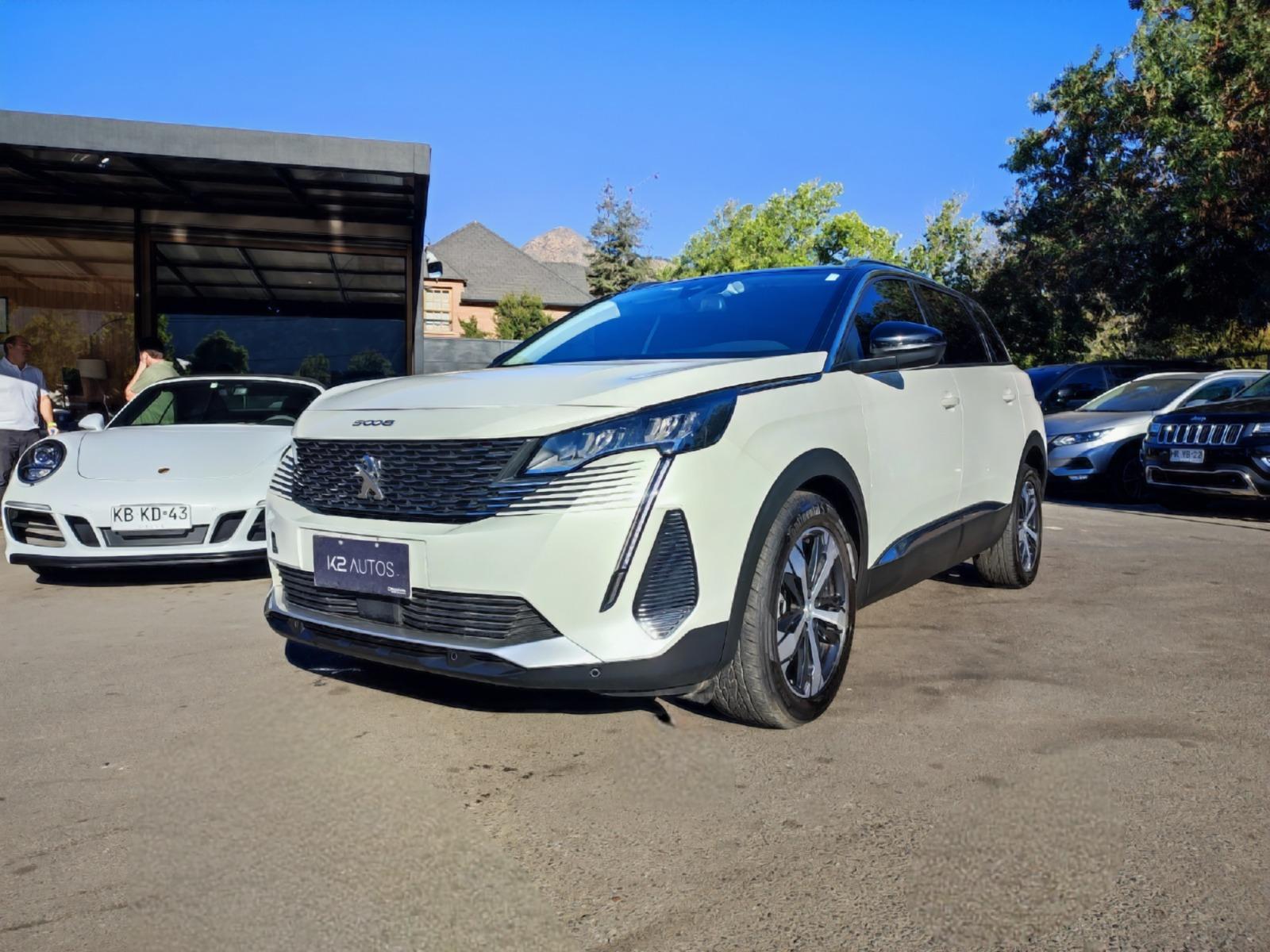 PEUGEOT 5008 ALLURE 1.6 THP 2021 3 CORRIDAS, MANTENCIONES EN LA MARCA - 