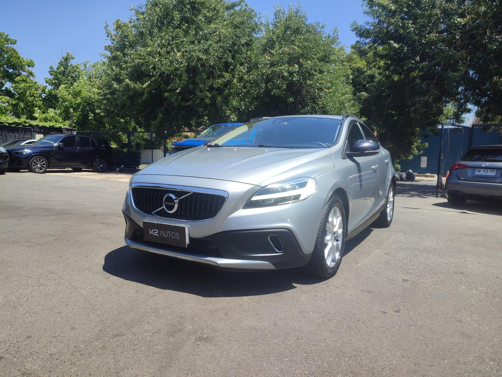 VOLVO V40 CROSSCOUNTRY T5 4WD 2.0 2019 MANTENCIONES AL DIA - K2 AUTOS
