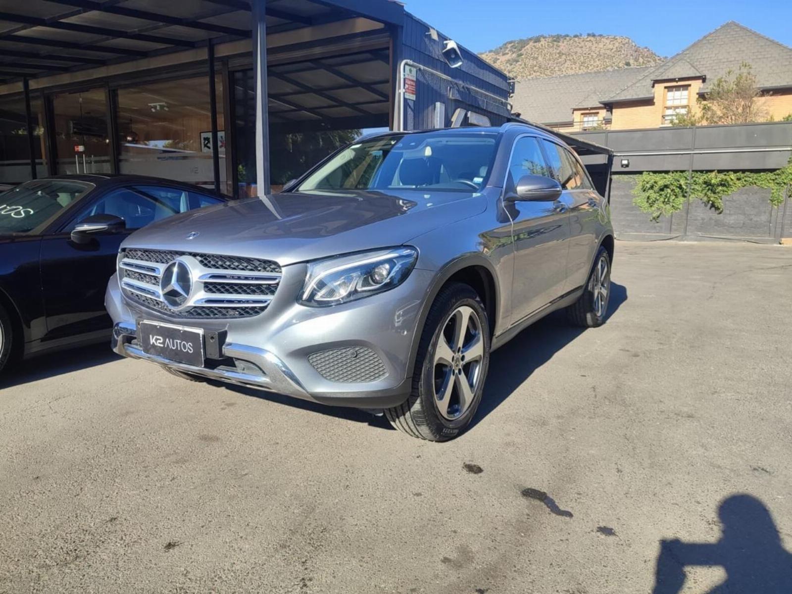 MERCEDES-BENZ GLC 300 4X4 2.0 AUT 2019 MANTENCIONES EN LA MARCA - K2 AUTOS