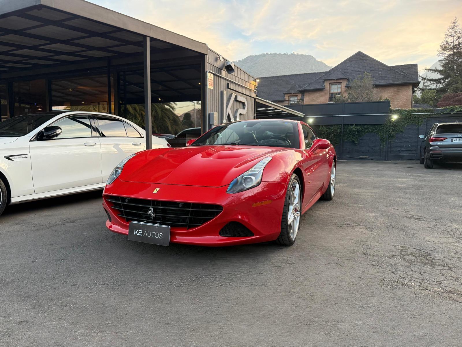 FERRARI CALIFORNIA T SPYDER 3.9 AUT 2015 IMPECABLE, MANTENCIONES EN LA MARCA - FULL MOTOR