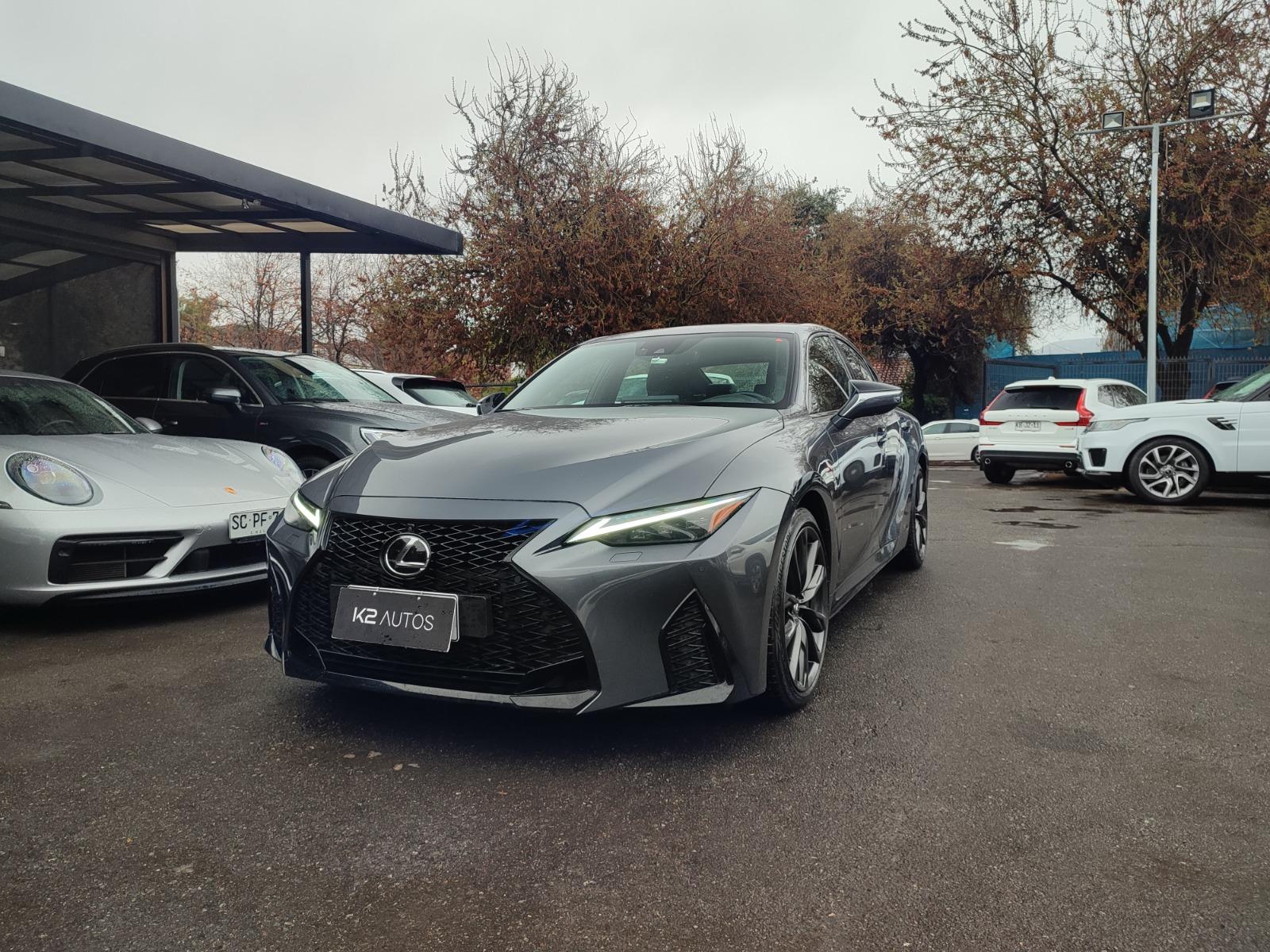 LEXUS IS 300 F SPORT 2.0 2024 COMO NUEVO, POCO KM - FULL MOTOR