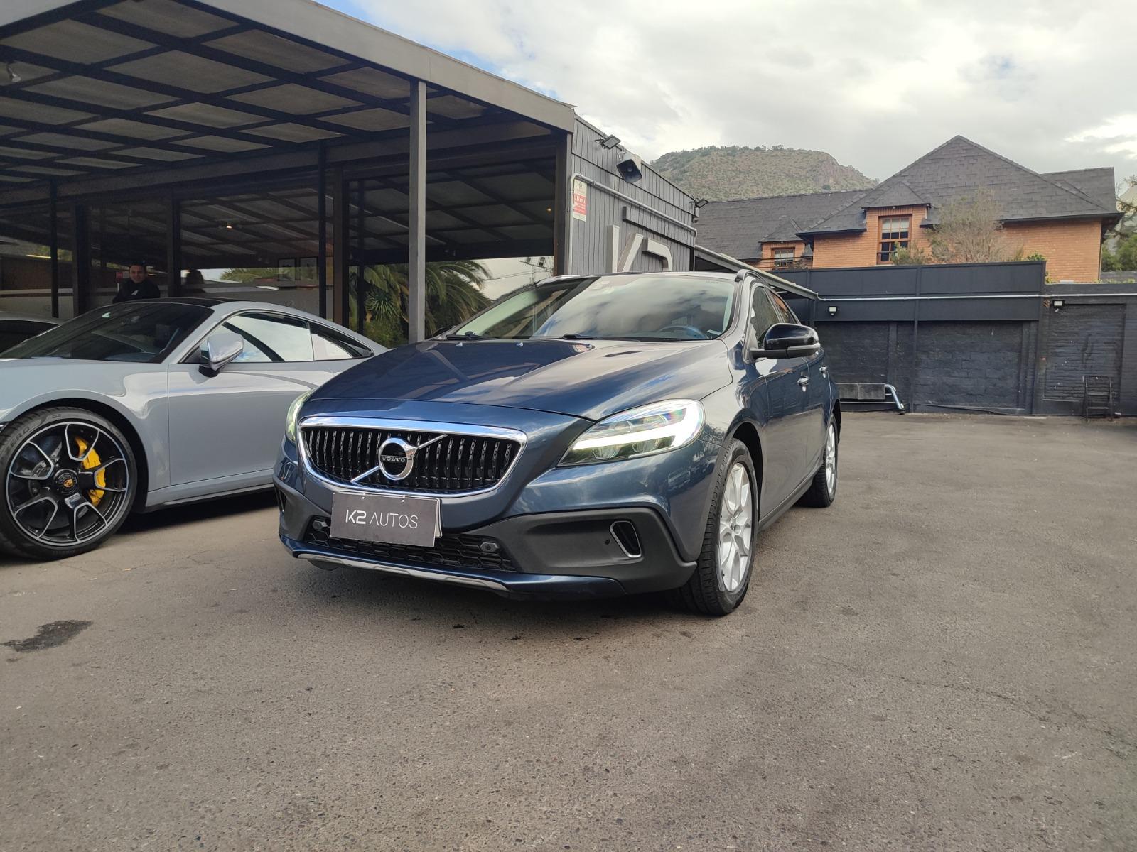 VOLVO V40 CROSSCOUNTRY T5 MOMENTUM AWD 2019 MANTENCIONES AL DIA - K2 AUTOS