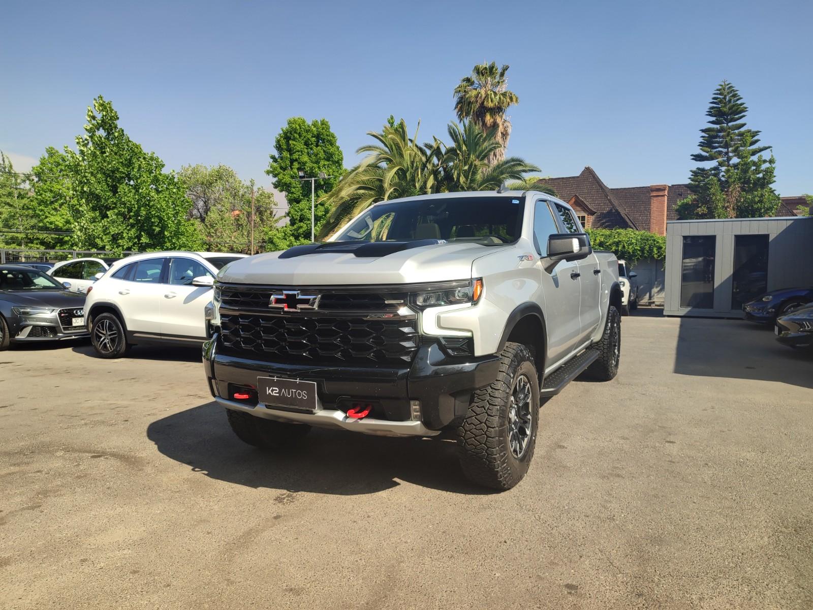 CHEVROLET SILVERADO ZR2 6.2L 4WD 2023 TODO EN LA MARCA - 