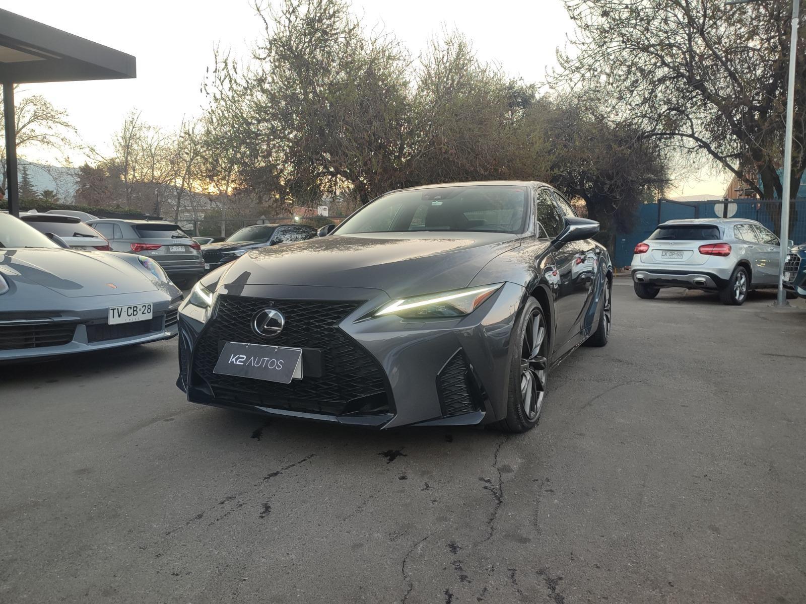 LEXUS IS 300 F SPORT 2.0 2024 COMO NUEVO, POCO KM - K2 AUTOS