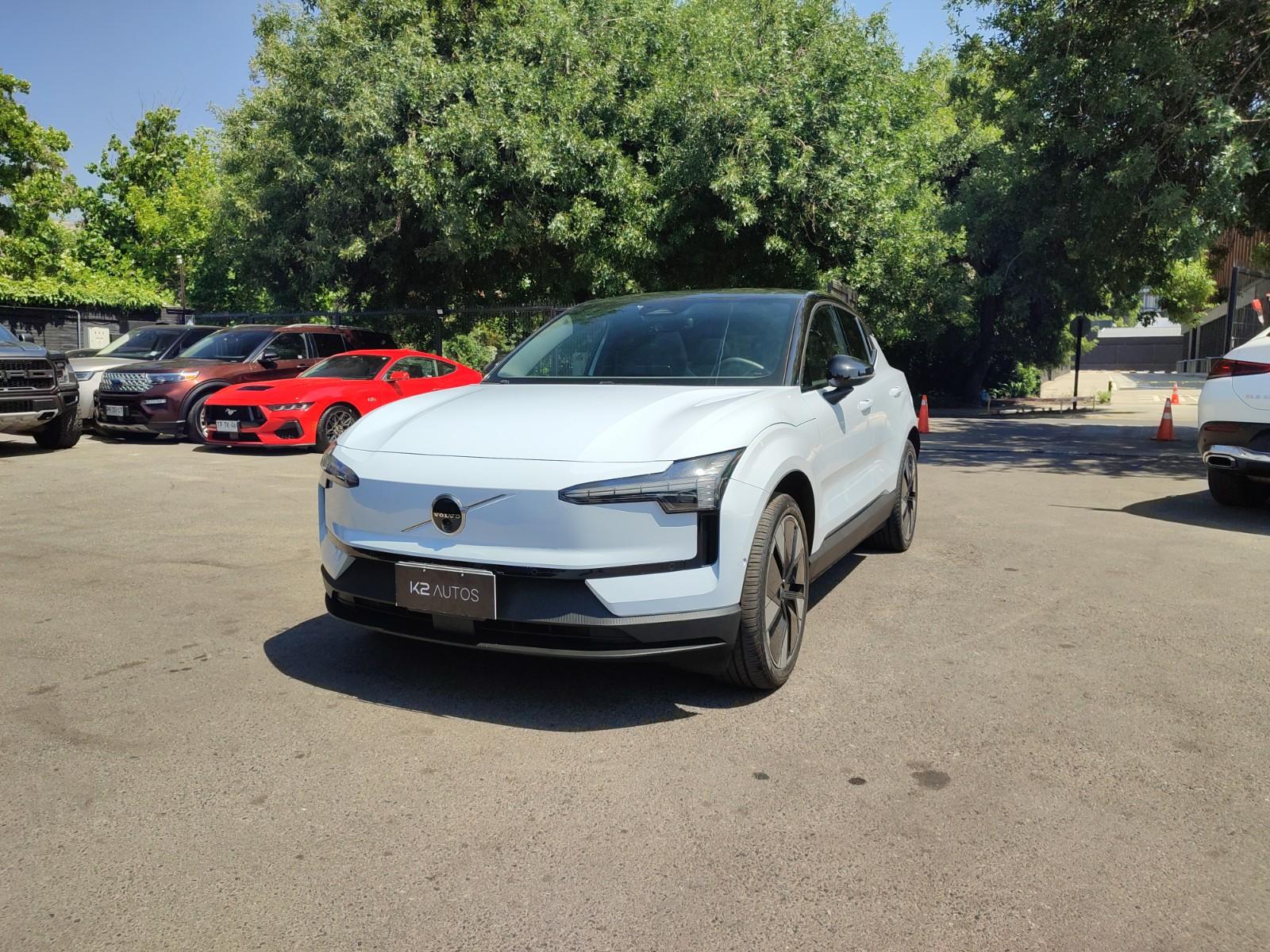 VOLVO EX30 ULTRA E60 BEV 69 KWh 2025 EXCELENTE ESTADO, COMO NUEVO - FULL MOTOR