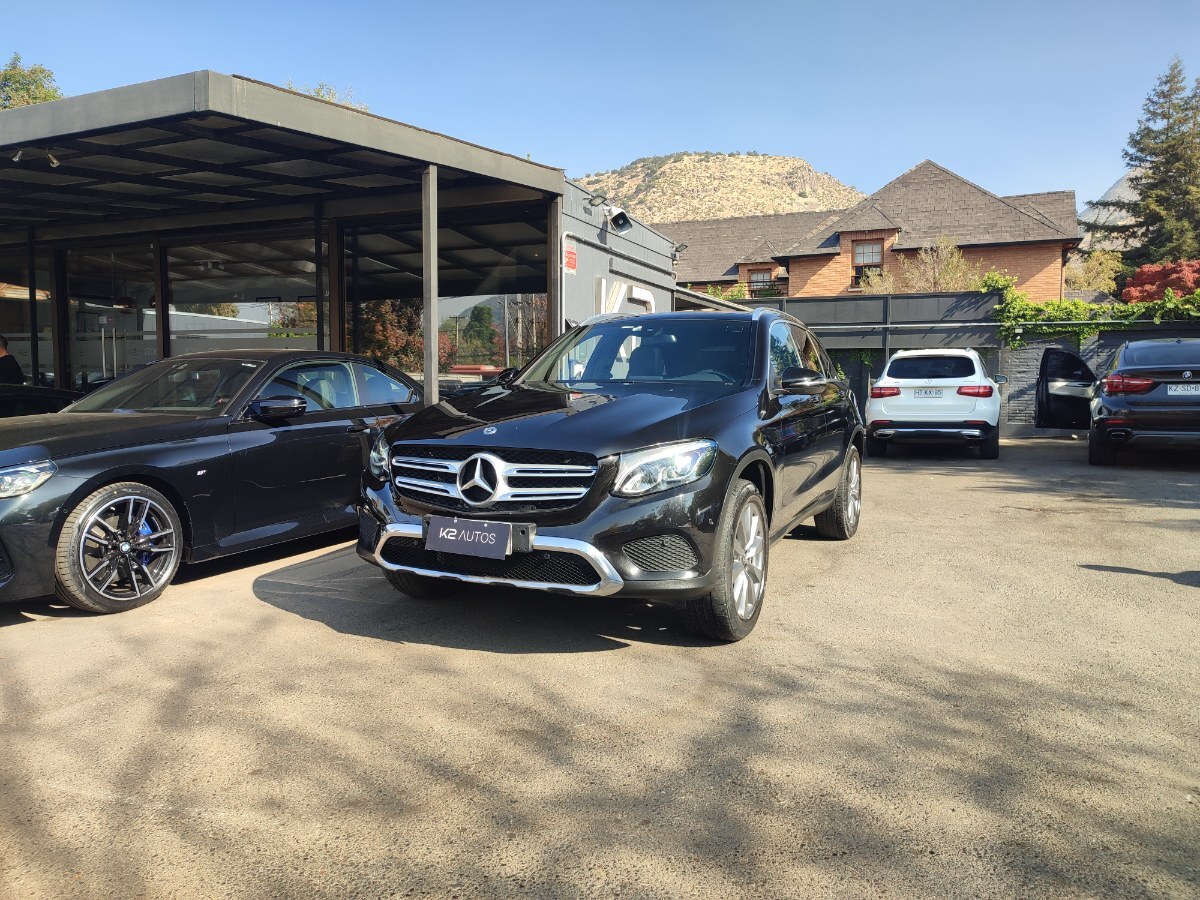 MERCEDES-BENZ GLC 300 4MATIC AUT 2018 MANTENCIONES EN LA MARCA - K2 AUTOS