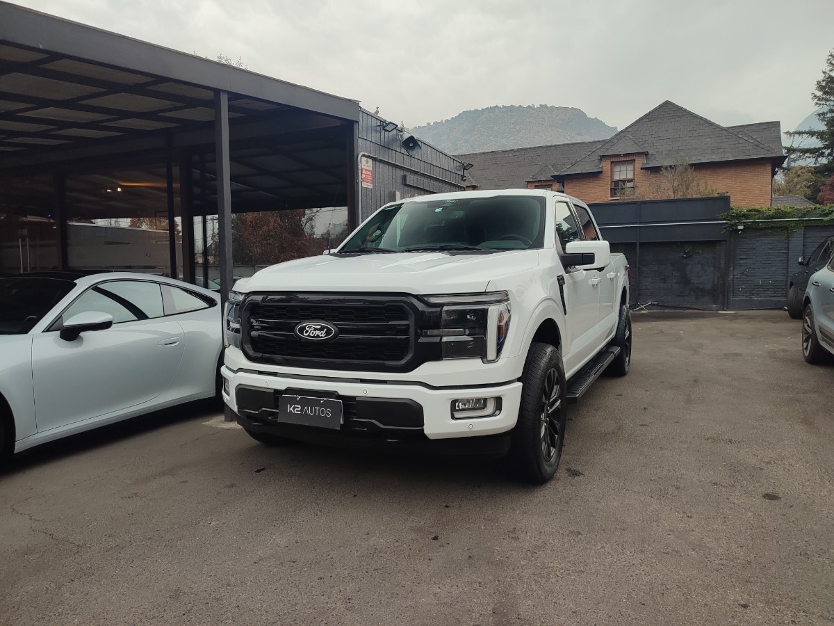 FORD F-150 LARIAT BLACK 5.0 V8 4X4 2025 FACTURABLE - FULL MOTOR