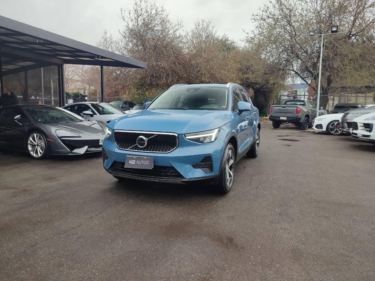 VOLVO XC40 B4 PLUS 2.0 MHEV 2024 COMO NUEVO, TODO AL DIA - FULL MOTOR