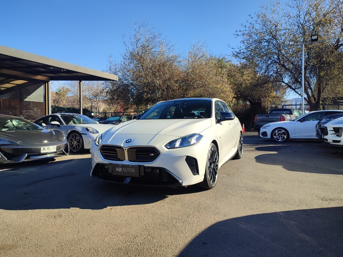 BMW M135I XDRIVE 2.0 M SPORT AT 2025 317 HP, COMO NUEVO - FULL MOTOR