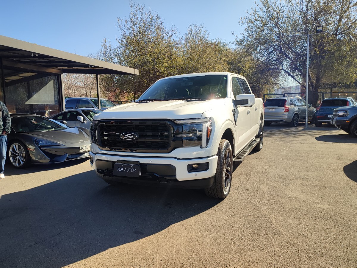FORD F-150 LARIAT BLACK 5.0 V8 4X4 2026 FACTURABLE - K2 AUTOS