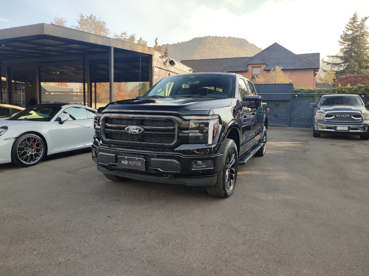 FORD F-150 LARIAT BLACK 5.0 V8 4X4 2026 FACTURABLE - FULL MOTOR