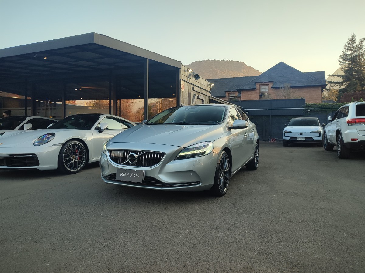VOLVO V40 T5 2.0 INSCRIPTION AT 2019 FULL EQUIPO, TODO AL DIA - K2 AUTOS