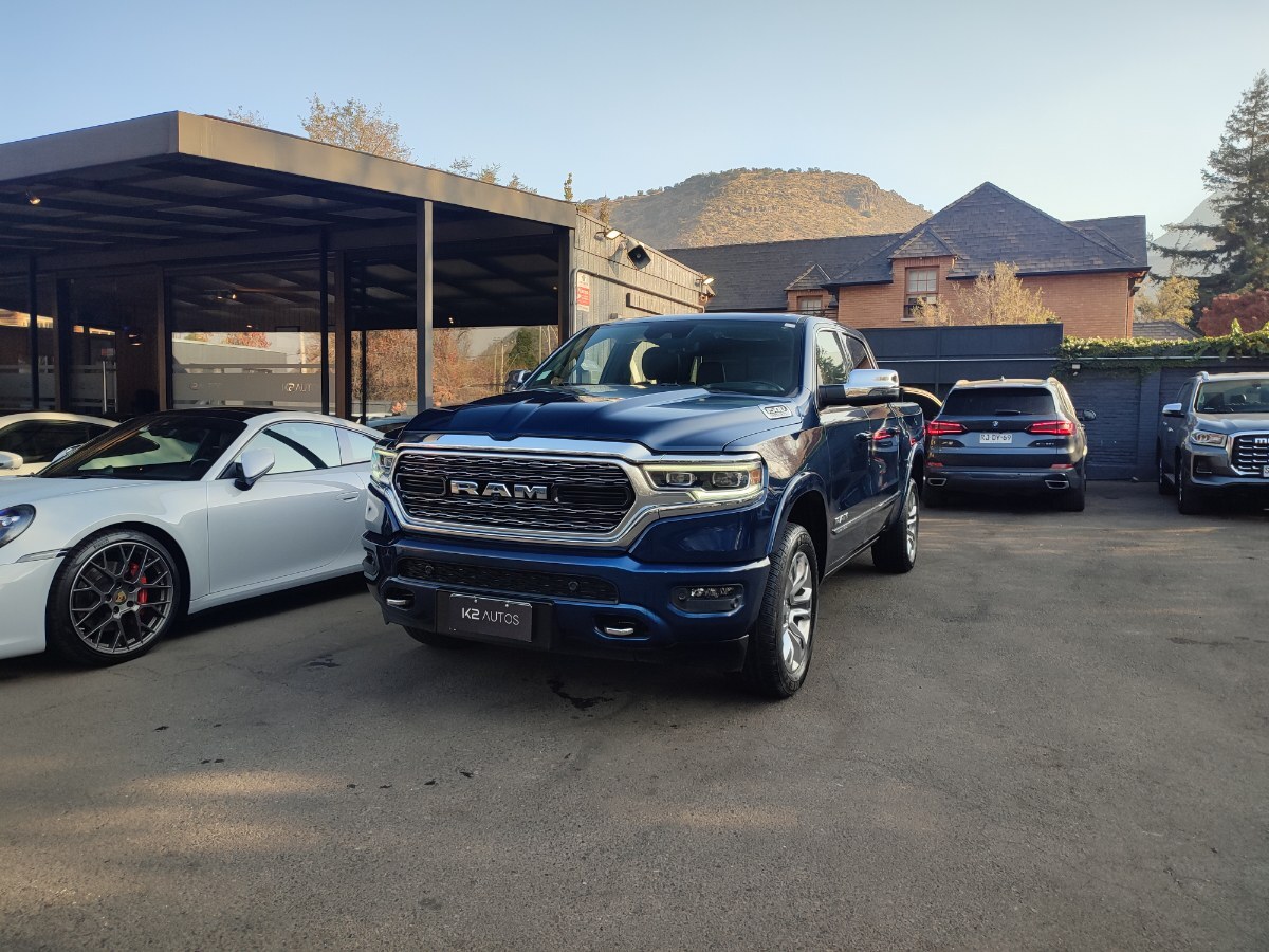 RAM 1500 LIMITED 5.7 CREW CAB 4X4 2024 MANTENCIONES AL DIA - K2 AUTOS