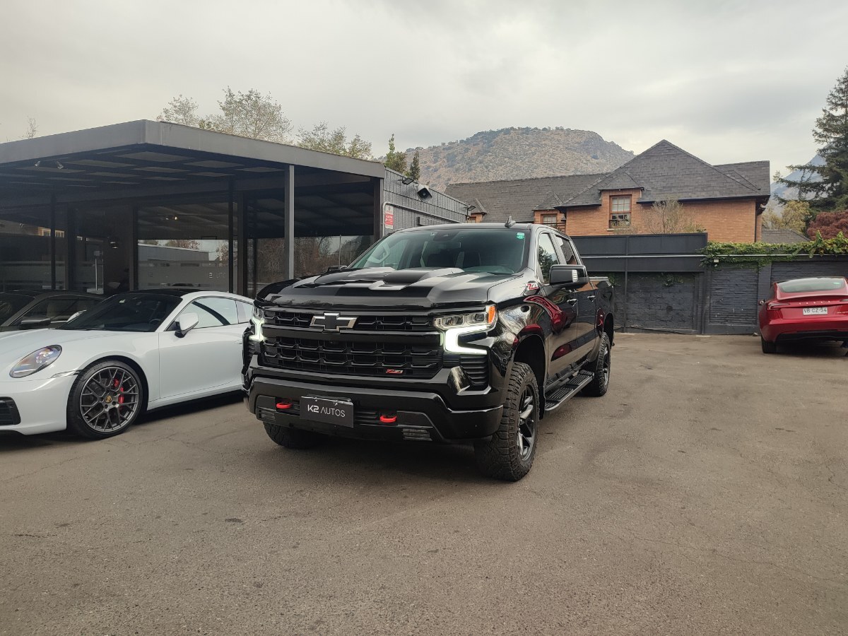 CHEVROLET SILVERADO TRAIL BOSS Z71 5.3 4X4 2023 MANTENCIONES AL DIA - FULL MOTOR