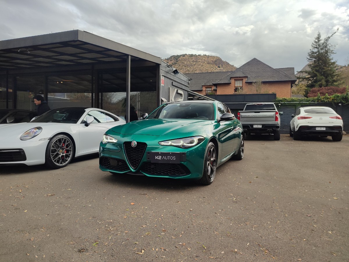 ALFA ROMEO GIULIA VELOCE 2.0 TURBO 280 HP 2025 TRIBUTO ITALIANO, COLOR UNICO  - FULL MOTOR
