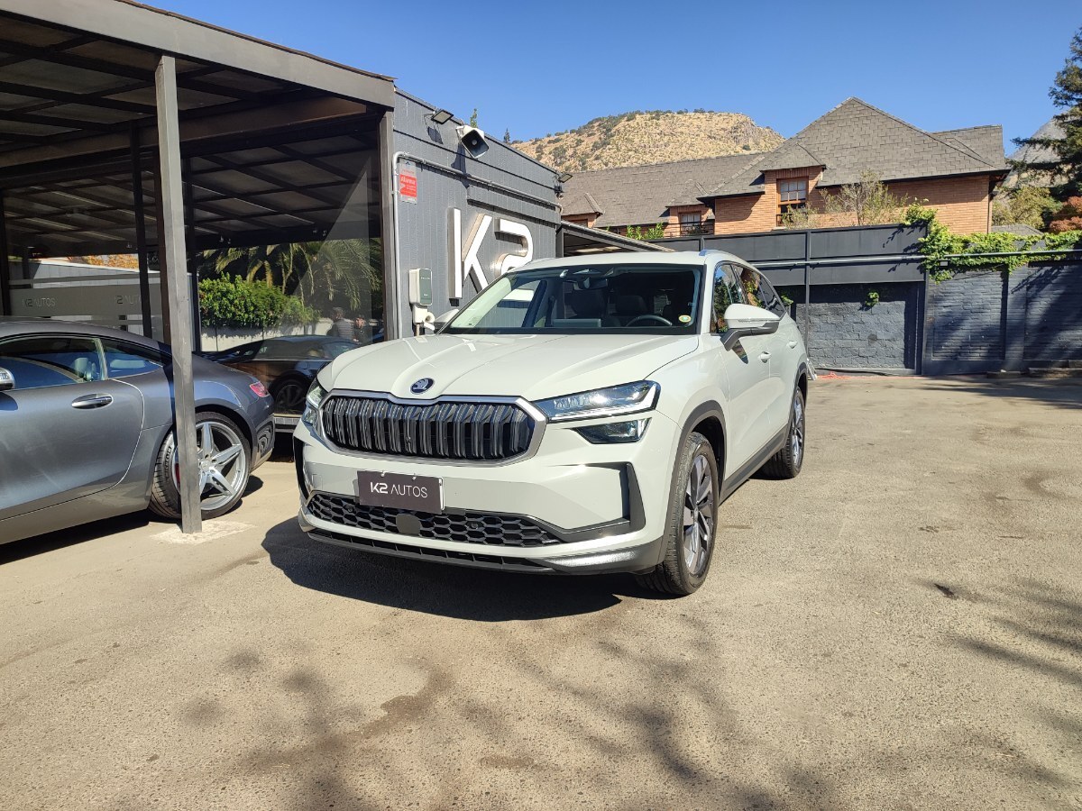 SKODA KODIAQ DESIGN 2.0 TSI 4X4 2025 FULL EQUIPO, TODO AL DIA - K2 AUTOS