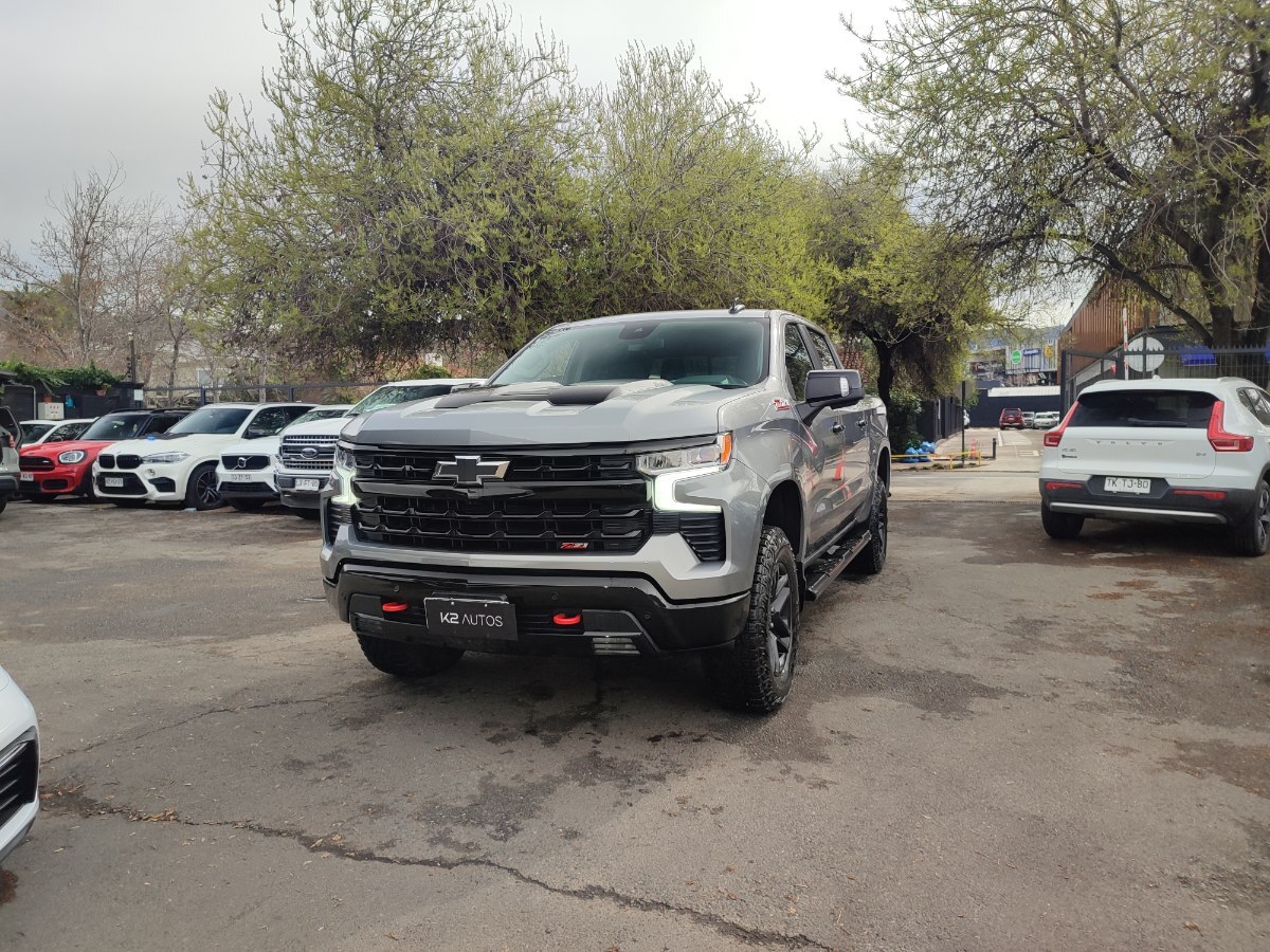 CHEVROLET SILVERADO TRAIL BOSS Z71 5.3 4X4 2026 COMO NUEVO, TODO AL DIA - K2 AUTOS