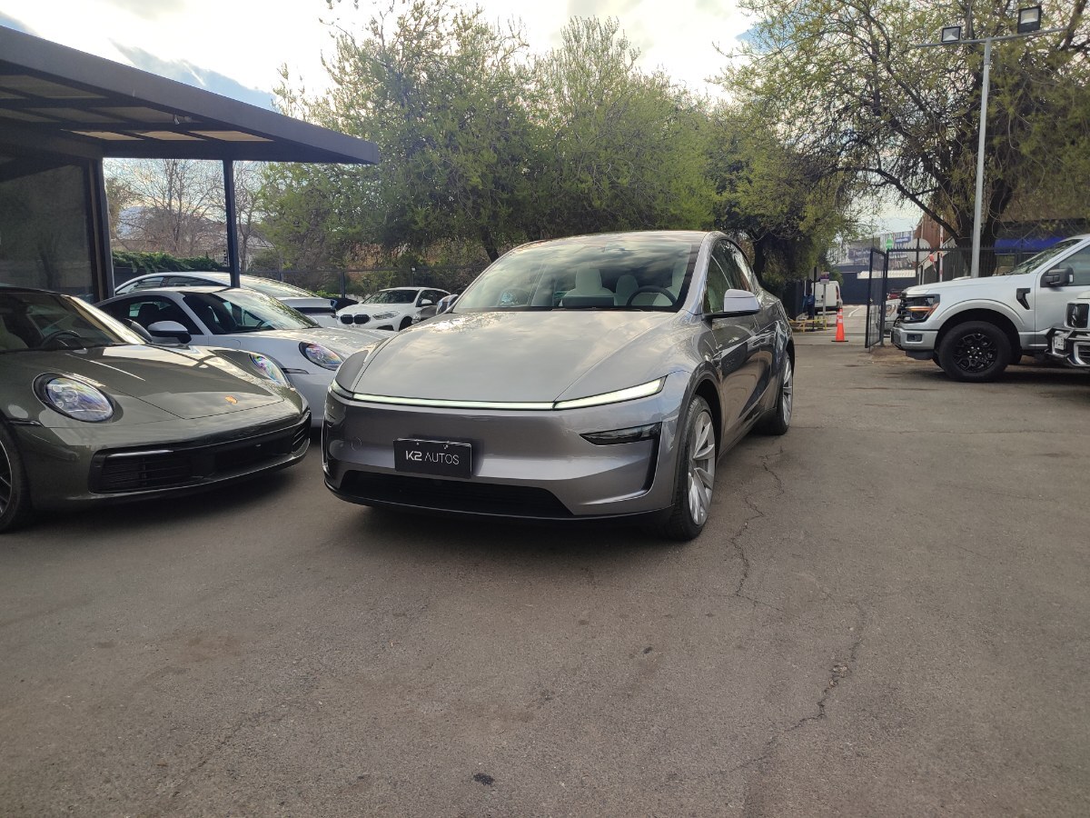 TESLA MODEL Y LONG RANGE AWD DUAL MOTOR 2026 TODO AL DIA, COMO NUEVO - FULL MOTOR