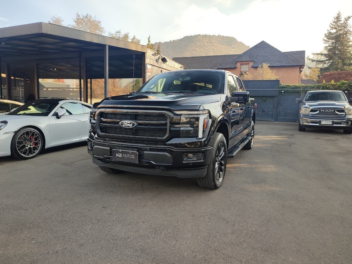 FORD F-150 LARIAT BLACK 5.0 V8 4X4 2026 FACTURABLE - K2 AUTOS
